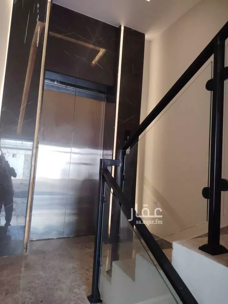 Floor for Sale in Riyadh Al Munsiyah 12
