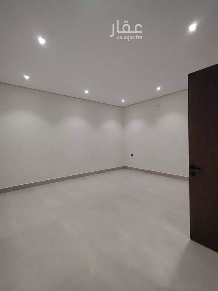 فيلا للبيع في شارع إبراهيم بن جابر, حي المعيزيلة, مدينة الرياض, منطقة الرياض صورة 5