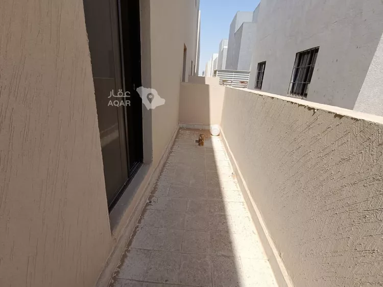 Floor for Sale in Riyadh Al Qadisiyah 13