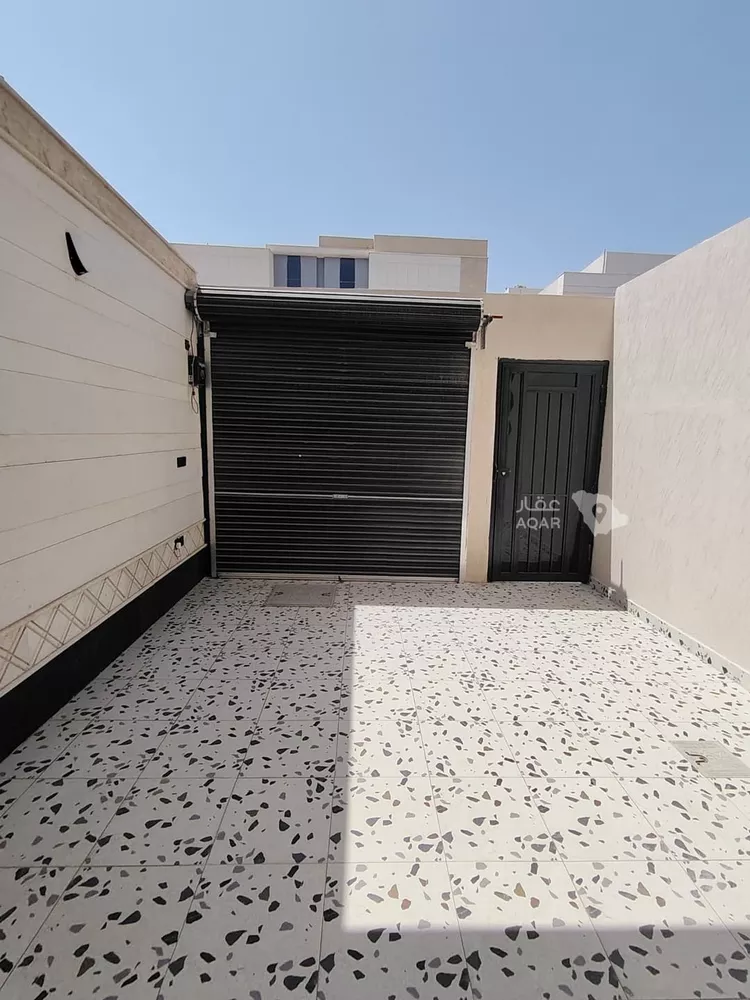 Floor for Sale in Riyadh Al Qadisiyah