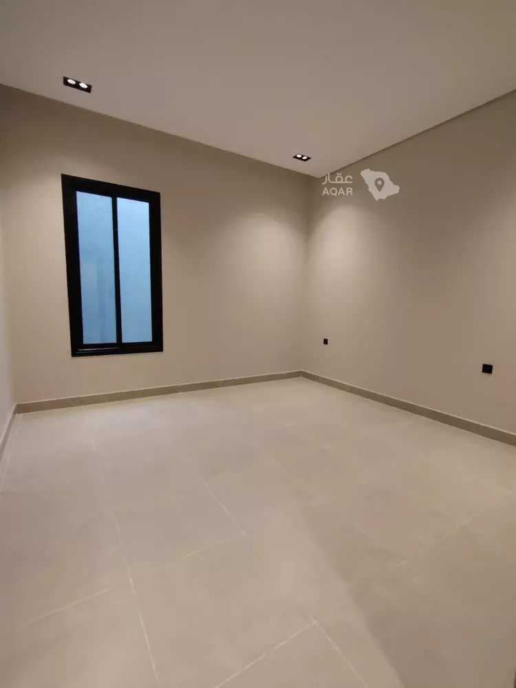 Floor for Sale in Riyadh Al Yarmouk 7
