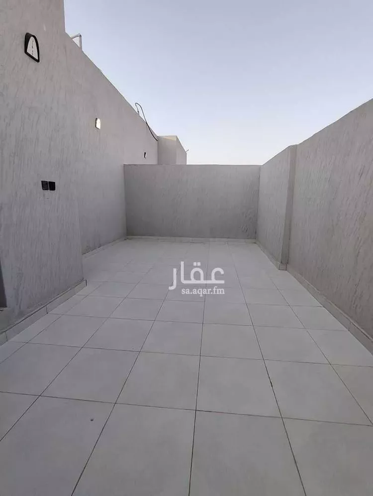 Floor for Sale in Riyadh Al Janadriyah صورة 2