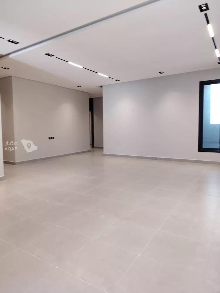 Floor for Sale in Riyadh Al Yarmouk 12