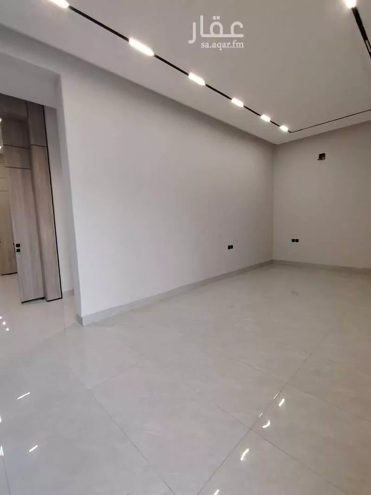 Villa for Sale in Riyadh Al Janadriyah 12