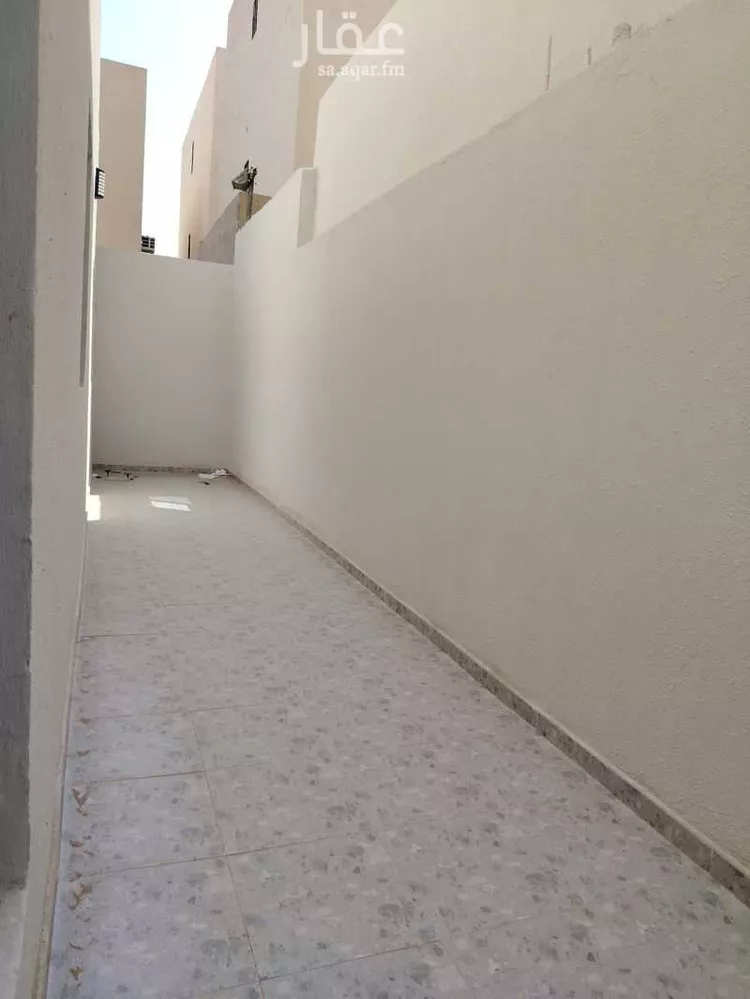 دور للبيع في شارع عبيدالله بن يزيد, حي المعيزيلة, مدينة الرياض, منطقة الرياض 15