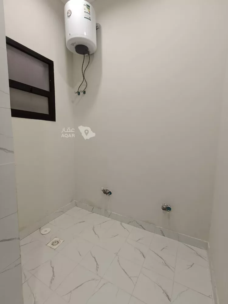 Floor for Sale in Riyadh Al Qadisiyah 14