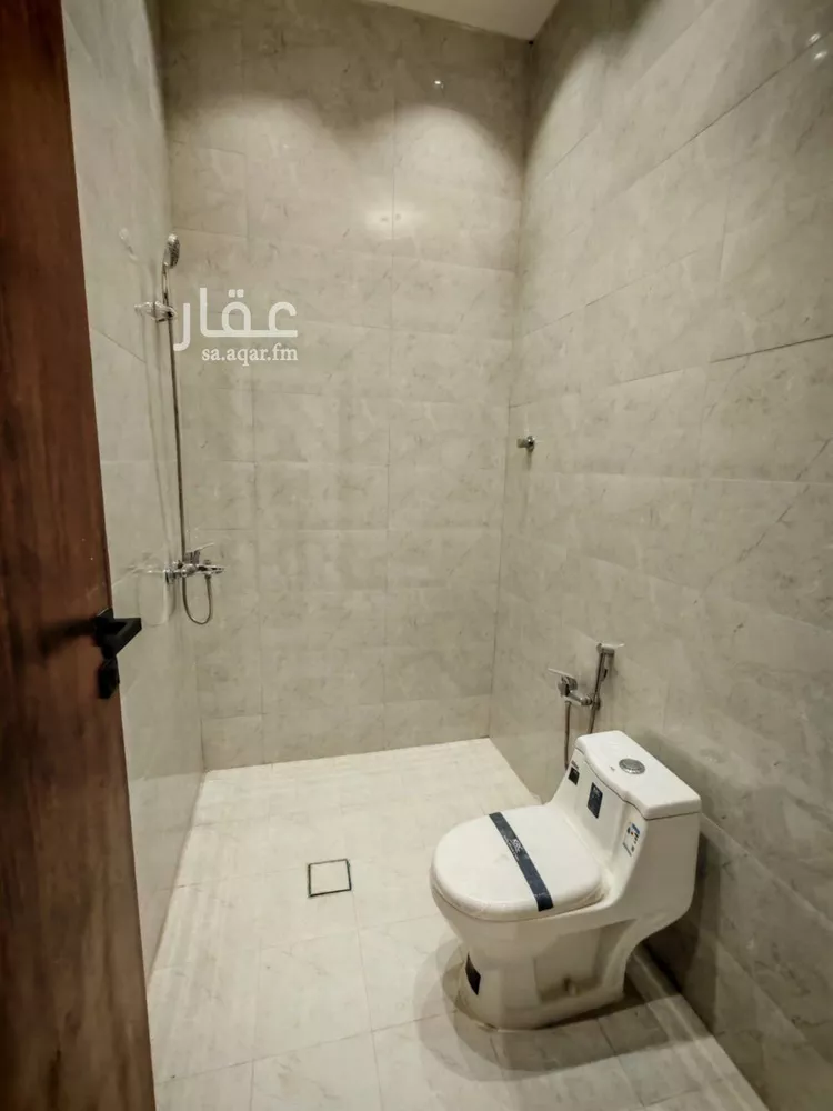 Floor for Sale in Riyadh Al Janadriyah صورة 2