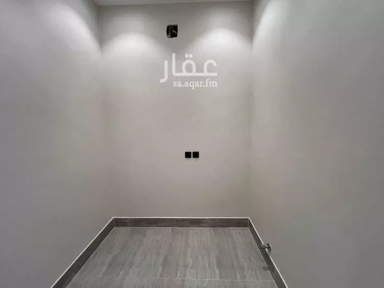 شقة للبيع في شارع ميناء الاحمدي, حي إشبيلية, مدينة الرياض, منطقة الرياض 11