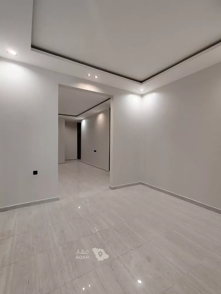 Floor for Sale in Riyadh Al Qadisiyah 7