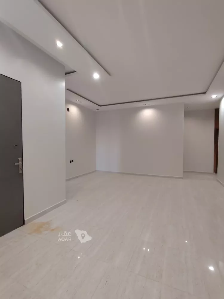 Floor for Sale in Riyadh Al Qadisiyah 4