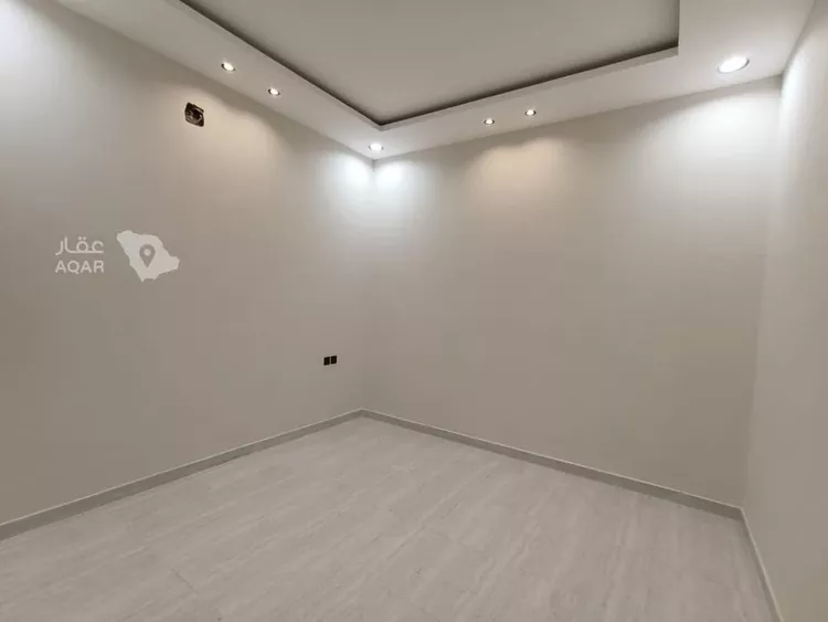 Floor for Sale in Riyadh Al Qadisiyah 7