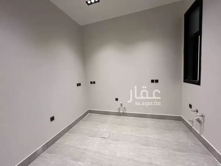 شقة للبيع في شارع ميناء الاحمدي, حي إشبيلية, مدينة الرياض, منطقة الرياض 8