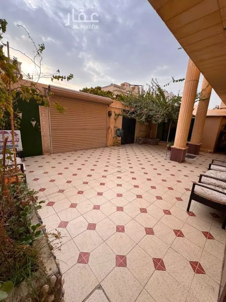 فيلا للبيع في شارع عبدالملك القاسم, حي العوالي, مدينة الرياض, منطقة الرياض 15