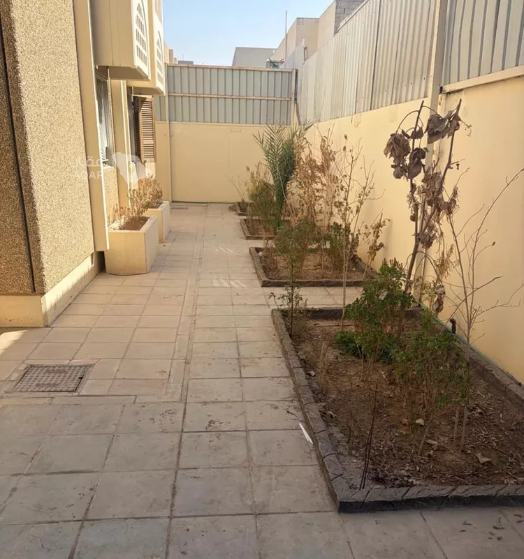 Floor for Sale in Riyadh Al Jazirah 18