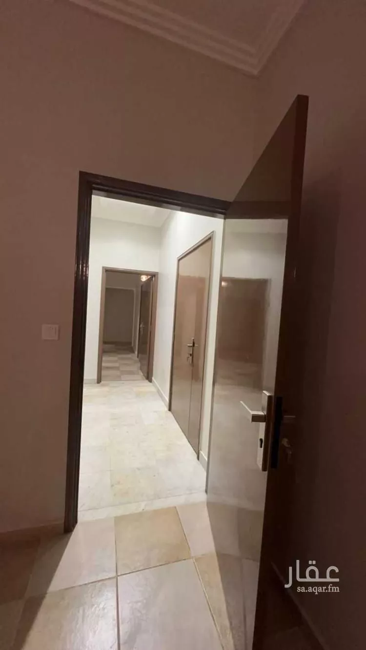 Floor for Sale in Riyadh Al Jazirah 9