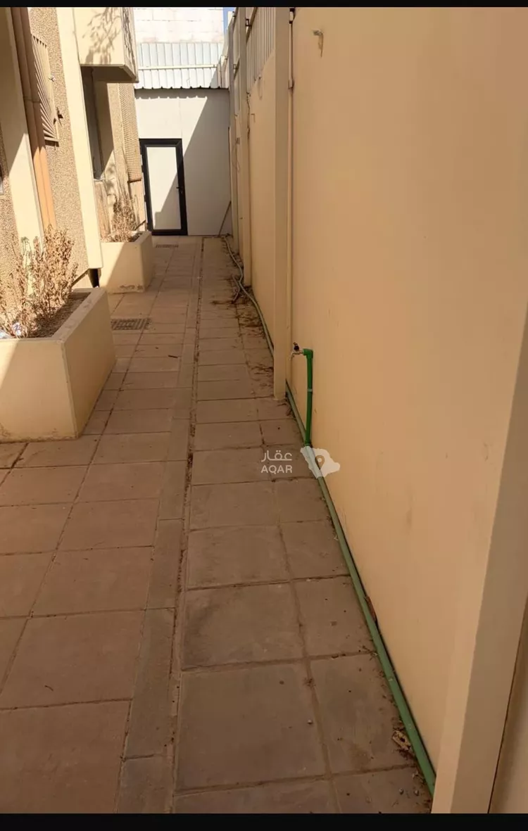 Floor for Sale in Riyadh Al Jazirah 17