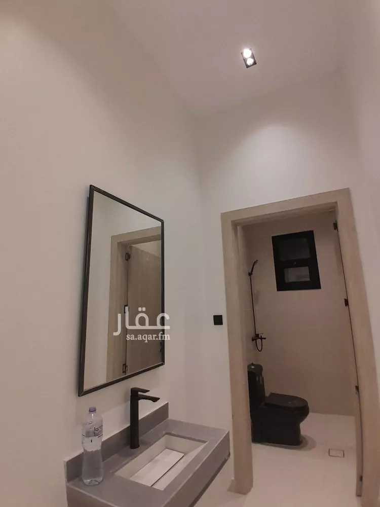 Floor for Sale in Riyadh Al Khaleej 7