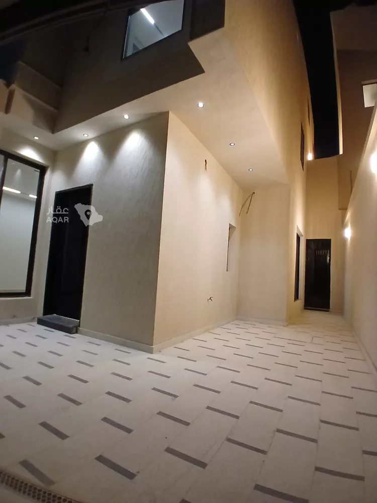 Floor for Sale in Riyadh Ash Sharq 4