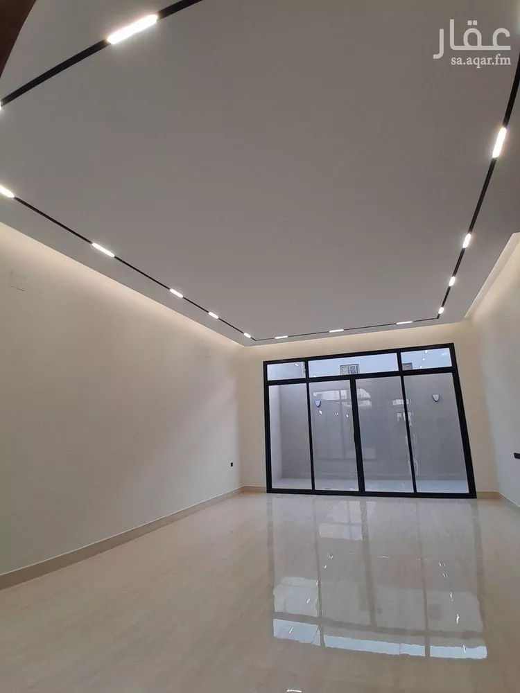 فيلا للبيع في شارع حسين باسلامه, حي الرمال, مدينة الرياض, منطقة الرياض صورة 2