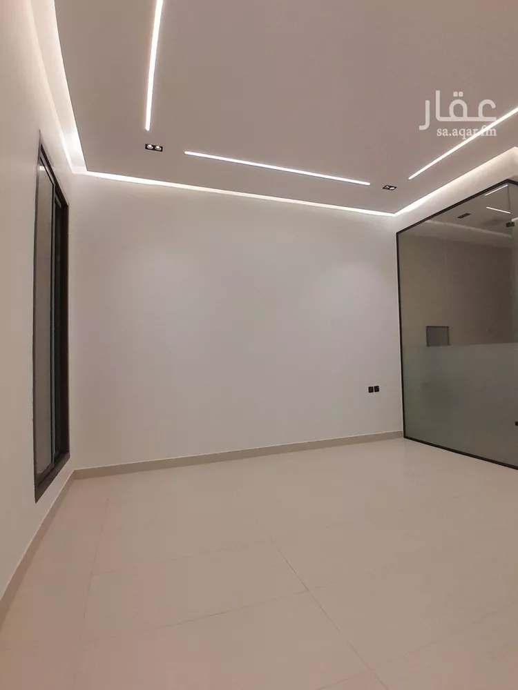 Floor for Sale in Riyadh Al Khaleej 11
