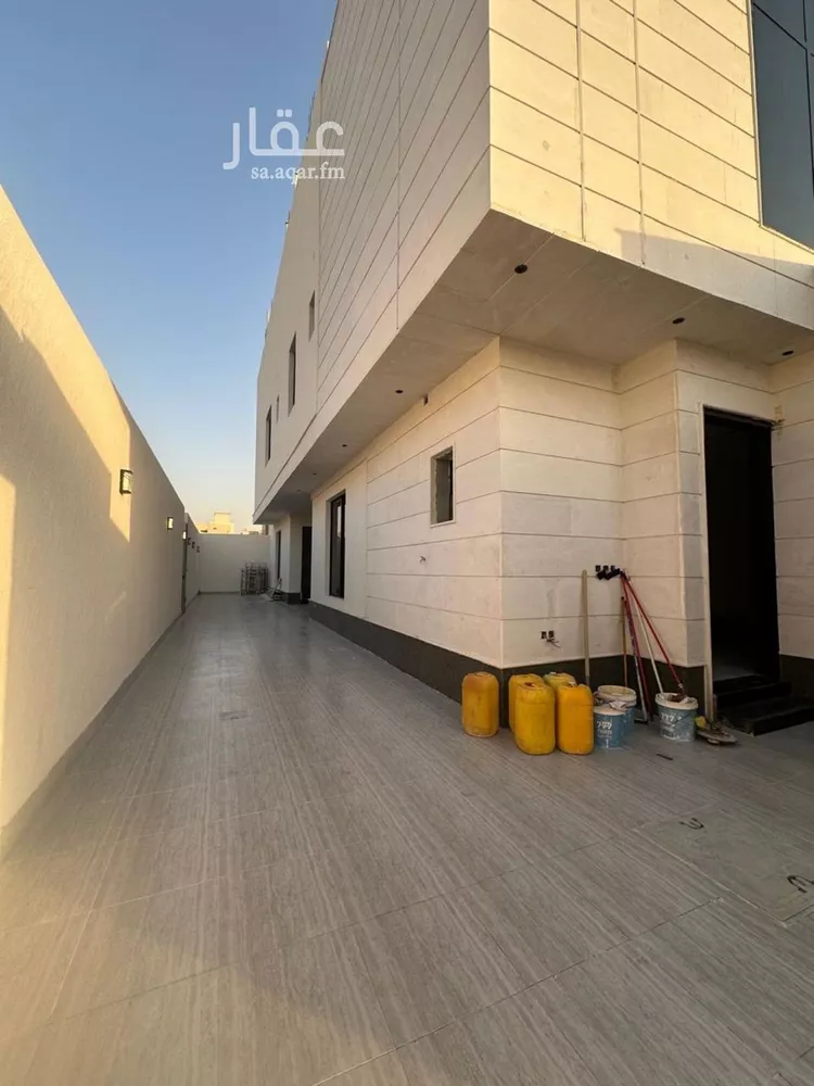 فيلا للبيع في شارع حسين باسلامه, حي الرمال, مدينة الرياض, منطقة الرياض 11