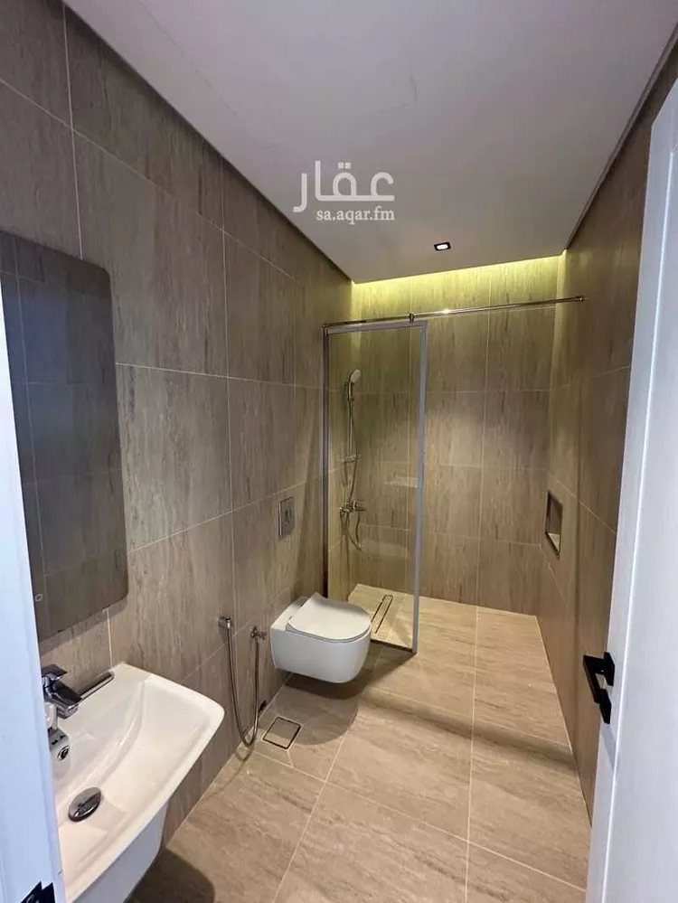 شقة للإيجار في شارع سفيان بن النضر, حي الحمراء, مدينة الخبر, المنطقة الشرقية صورة 3