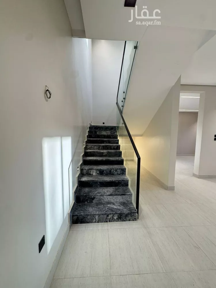 دور للبيع في شارع رقم 322, حي المونسية, مدينة الرياض, منطقة الرياض صورة 4