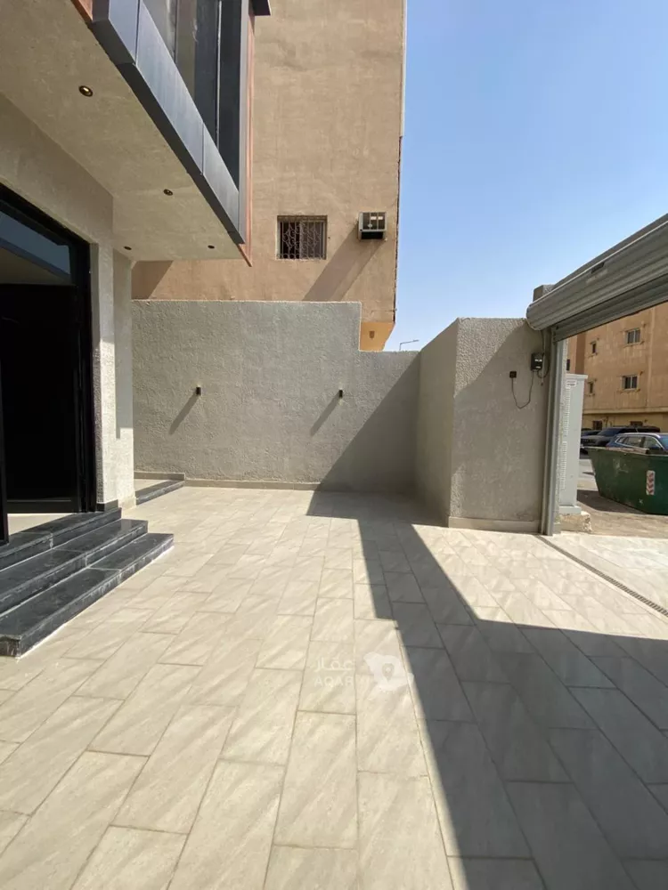 Floor for Sale in Riyadh Al Yarmouk