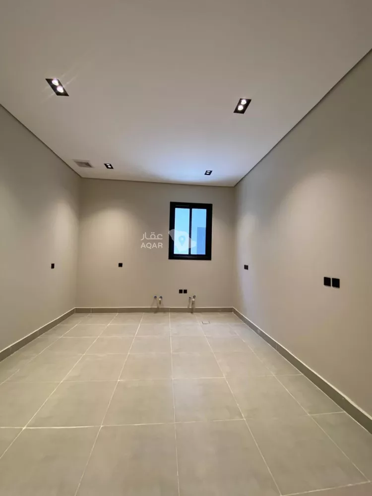 Floor for Sale in Riyadh Al Yarmouk 10