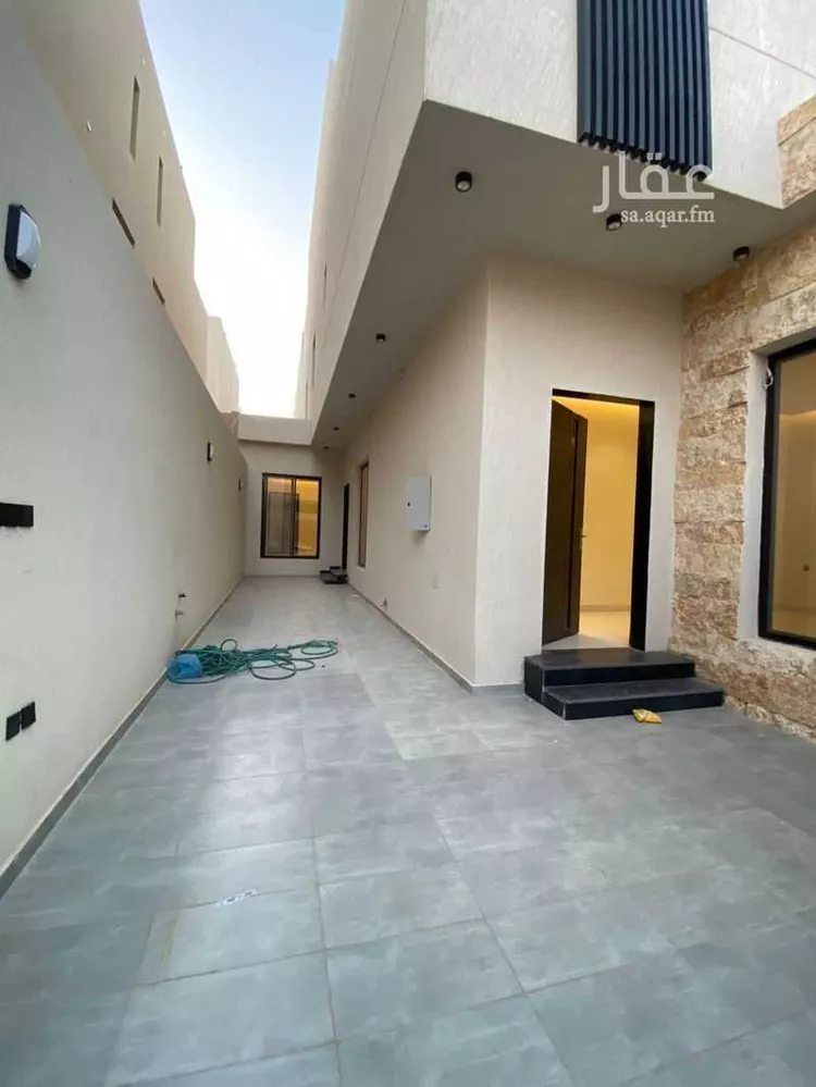 فيلا للبيع في شارع زياد بن أيوب, حي الرمال, مدينة الرياض, منطقة الرياض صورة 4