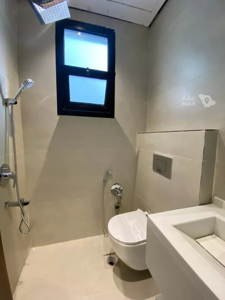 Floor for Sale in Riyadh Al Yarmouk 18