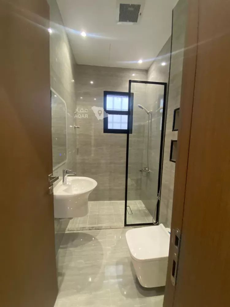 Floor for Sale in Riyadh Ar Rimal 14