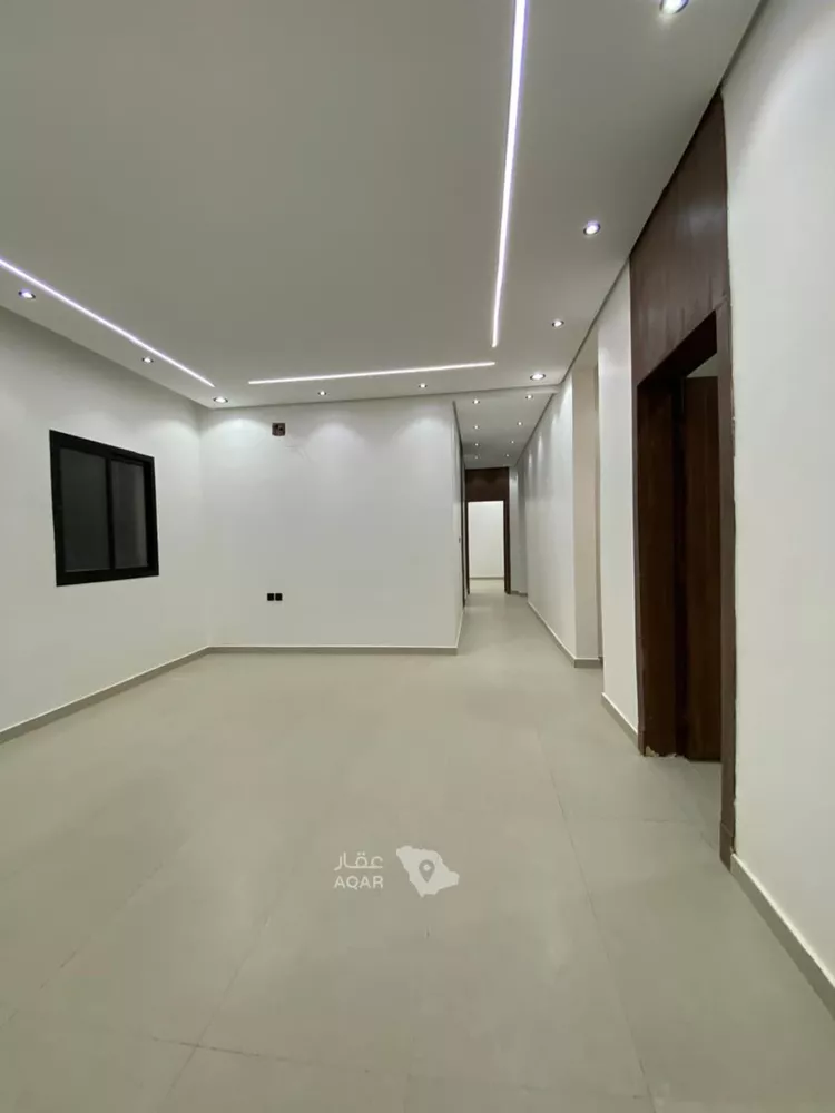 Floor for Sale in Riyadh Al Qadisiyah 3