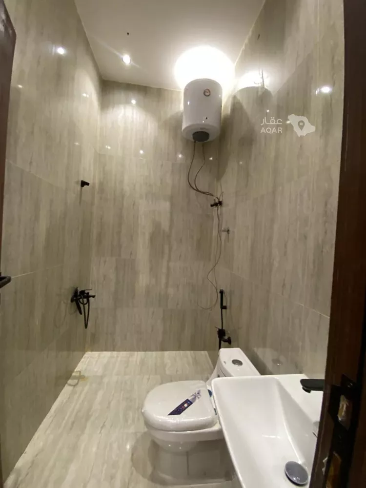 Floor for Sale in Riyadh Al Qadisiyah 10
