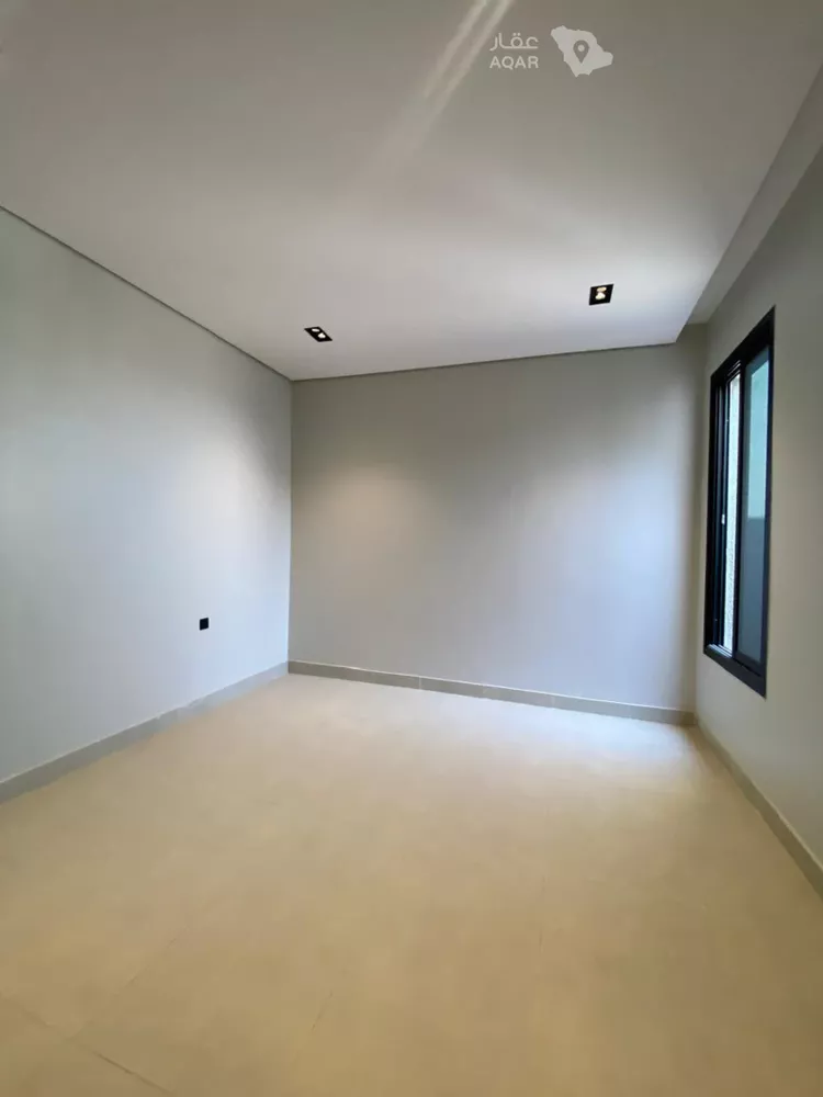 Floor for Sale in Riyadh Al Yarmouk 9