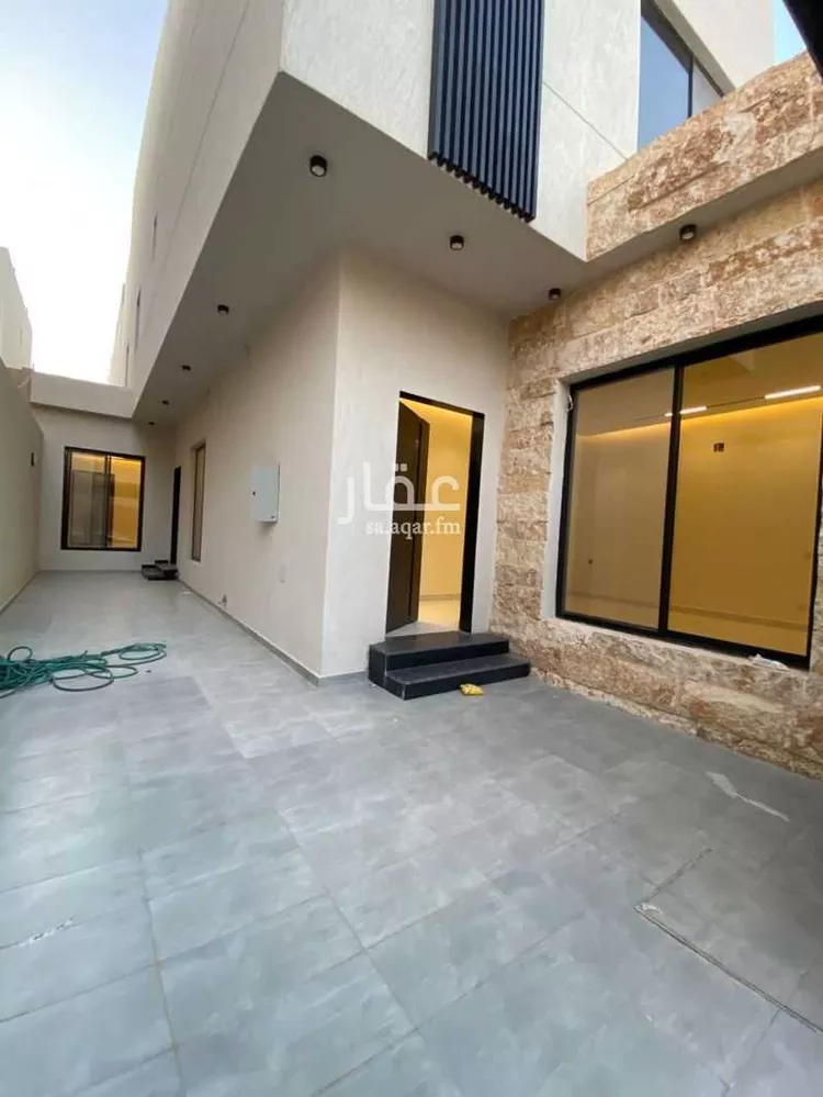 فيلا للبيع في شارع زياد بن أيوب, حي الرمال, مدينة الرياض, منطقة الرياض