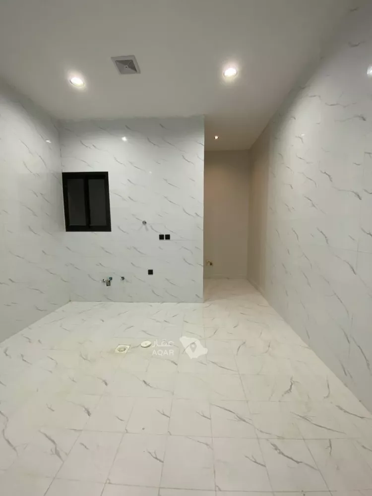 Floor for Sale in Riyadh Al Qadisiyah صورة 3