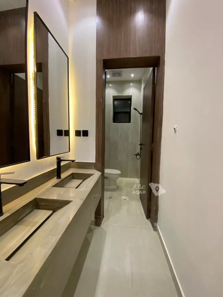 Floor for Sale in Riyadh Al Qadisiyah 11