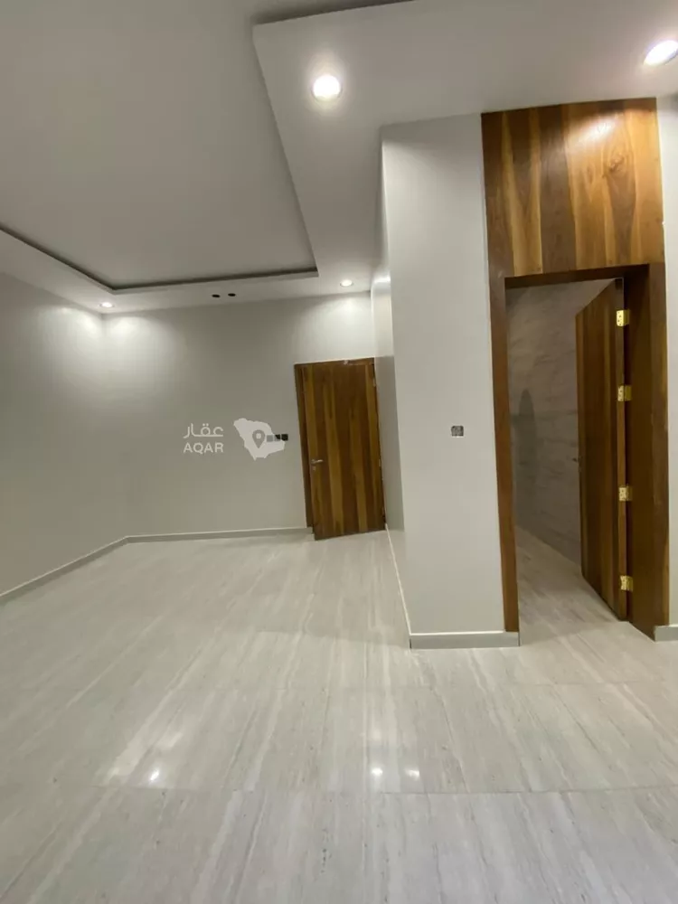 Floor for Sale in Riyadh Al Qadisiyah 11