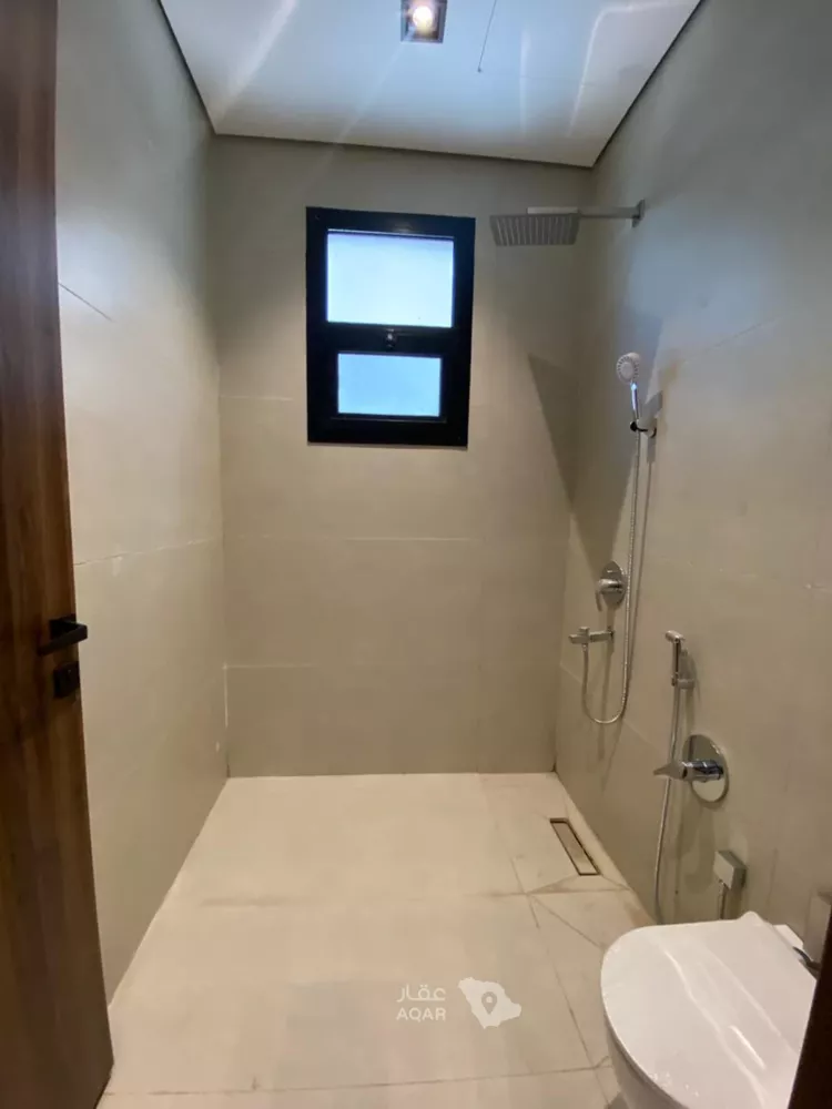 Floor for Sale in Riyadh Al Yarmouk 19