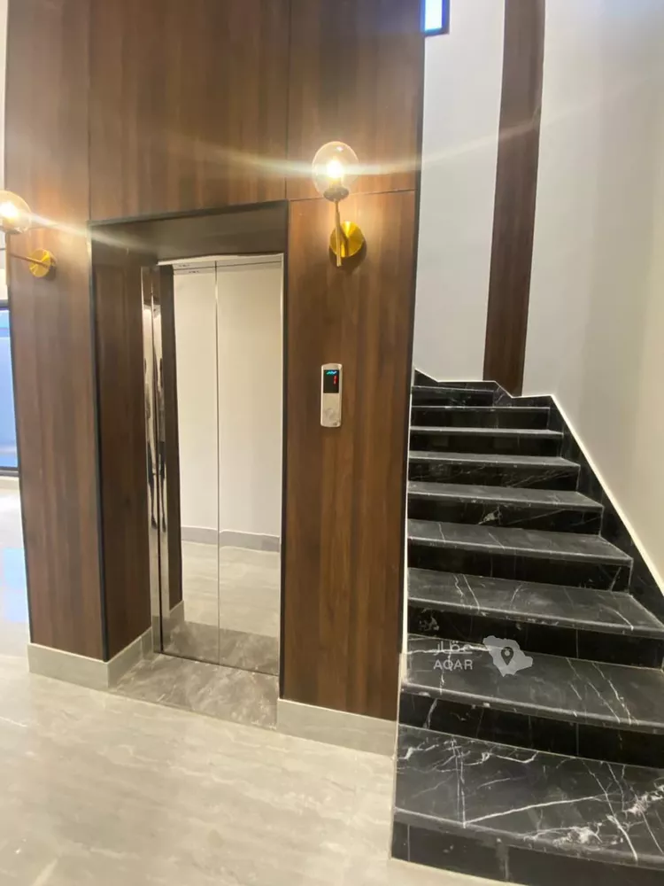 Floor for Sale in Riyadh Ar Rimal 7