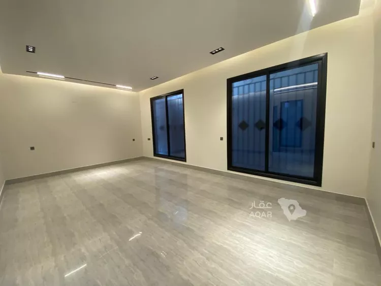 Floor for Sale in Riyadh Ar Rimal 7