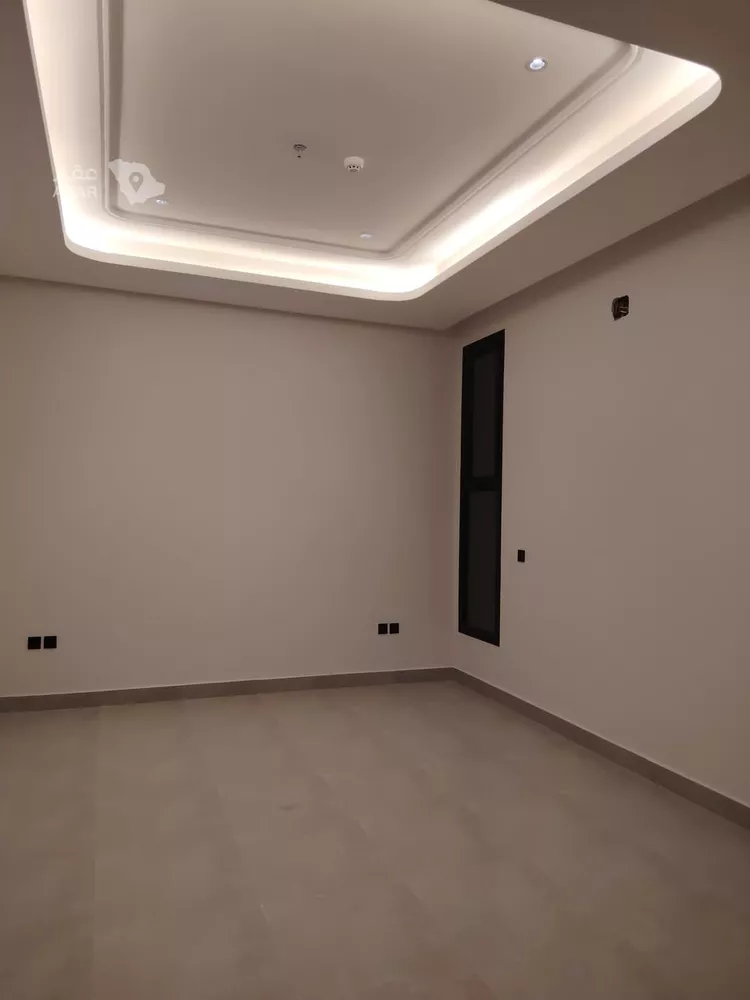 Floor for Sale in Riyadh Ar Rimal 8