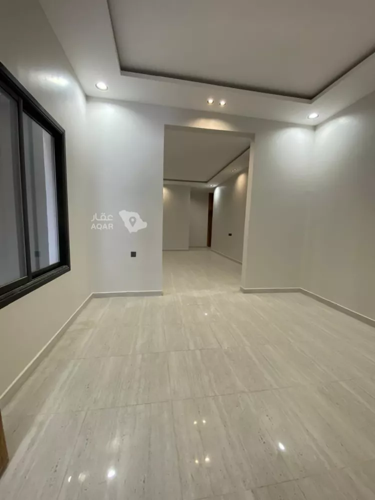 Floor for Sale in Riyadh Al Qadisiyah 12