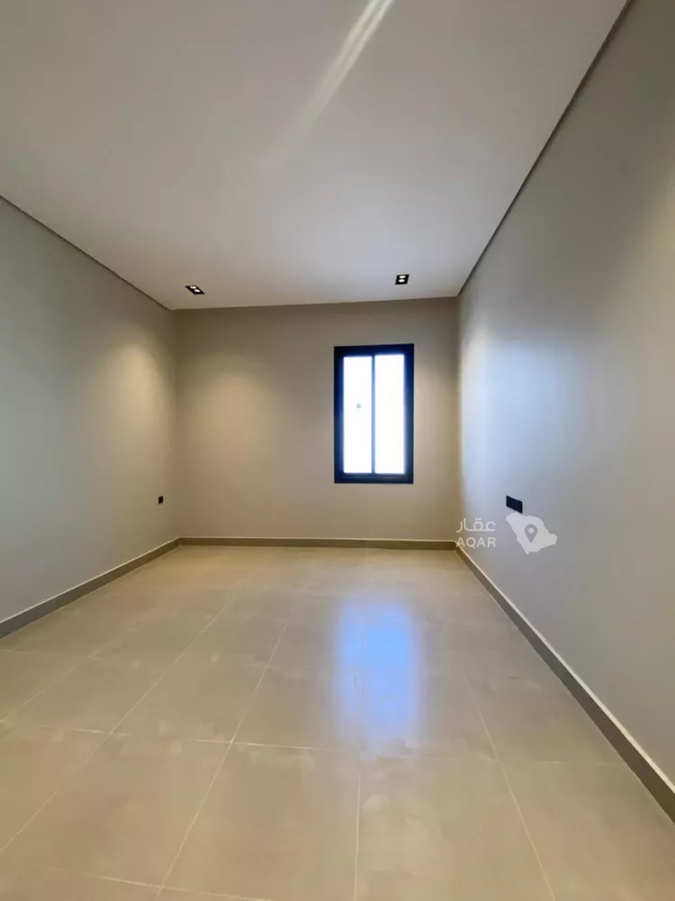 Floor for Sale in Riyadh Al Yarmouk 6