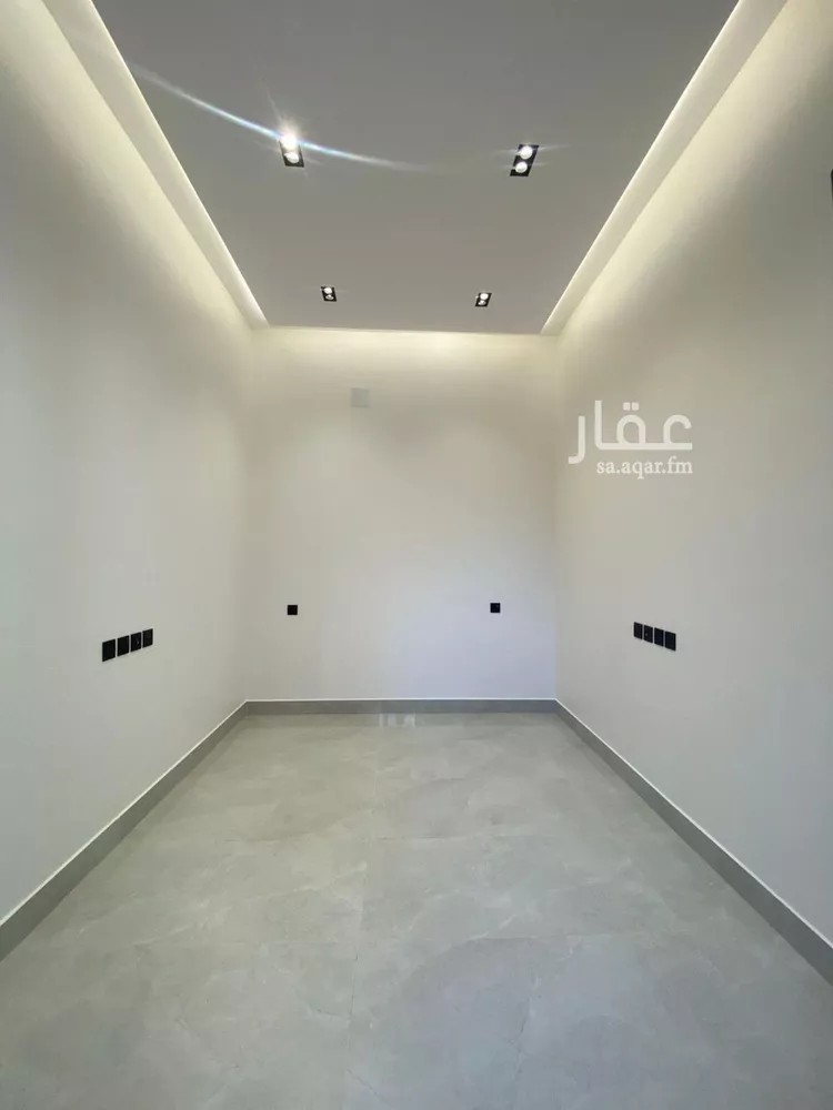 فيلا للبيع في شارع جبل المشايخ, حي القادسية, مدينة الرياض, منطقة الرياض صورة 2