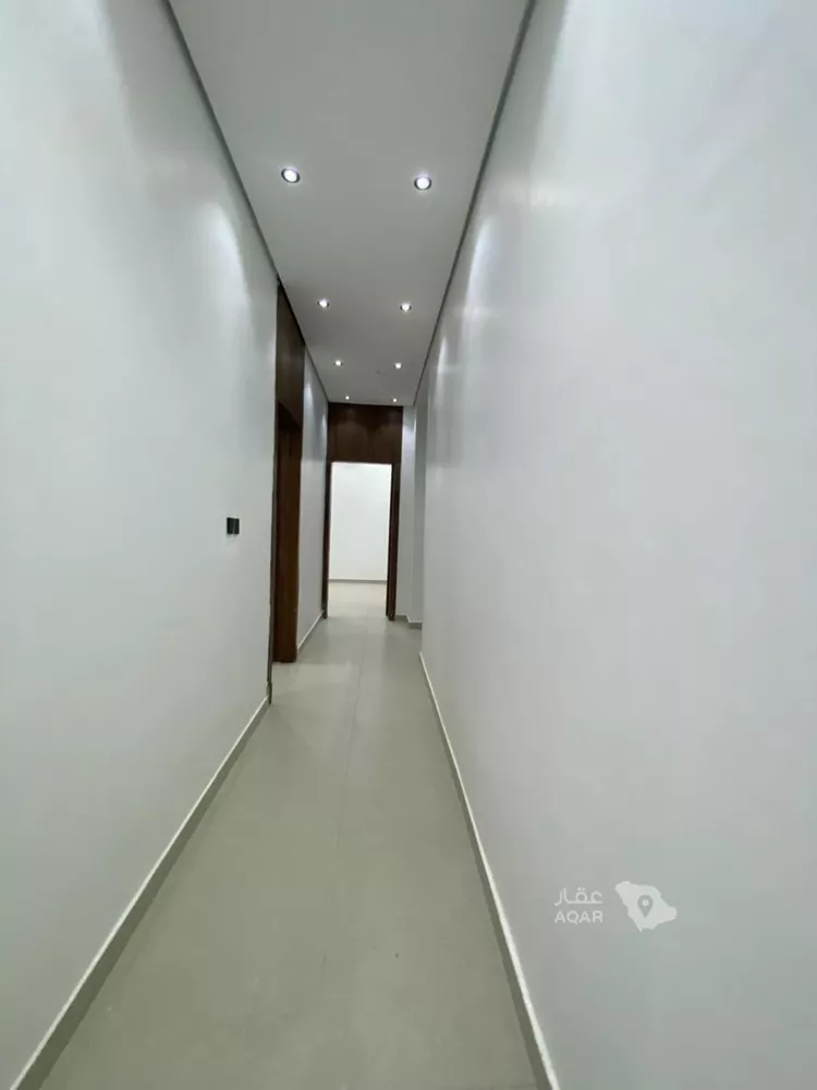 Floor for Sale in Riyadh Al Qadisiyah 8