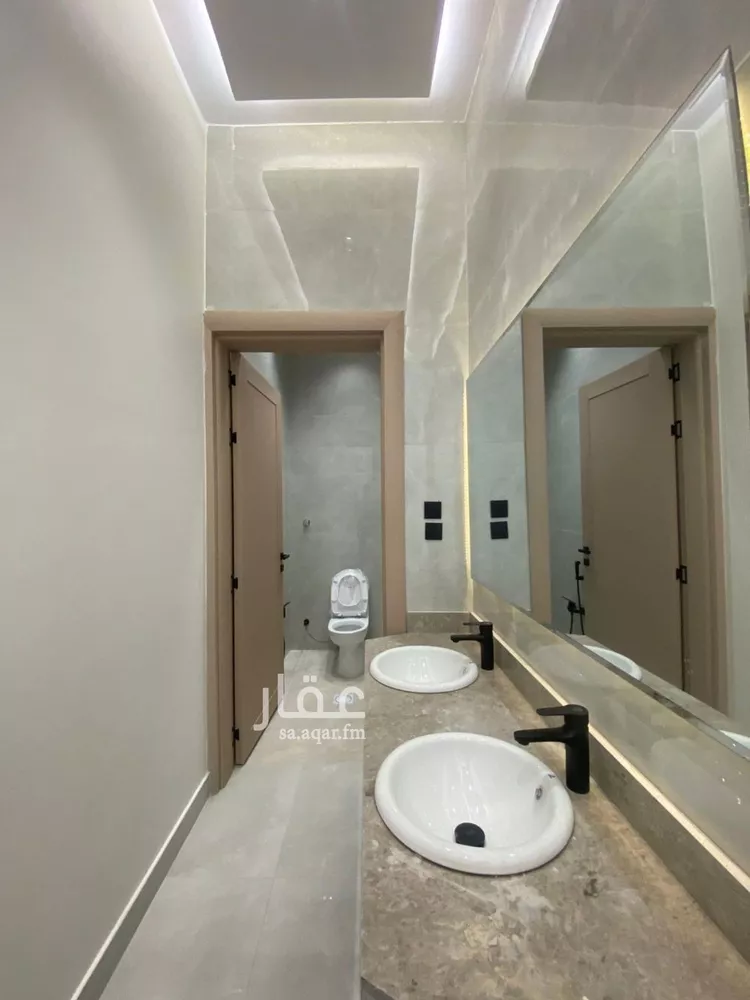 فيلا للبيع في شارع جبل المشايخ, حي القادسية, مدينة الرياض, منطقة الرياض صورة 3