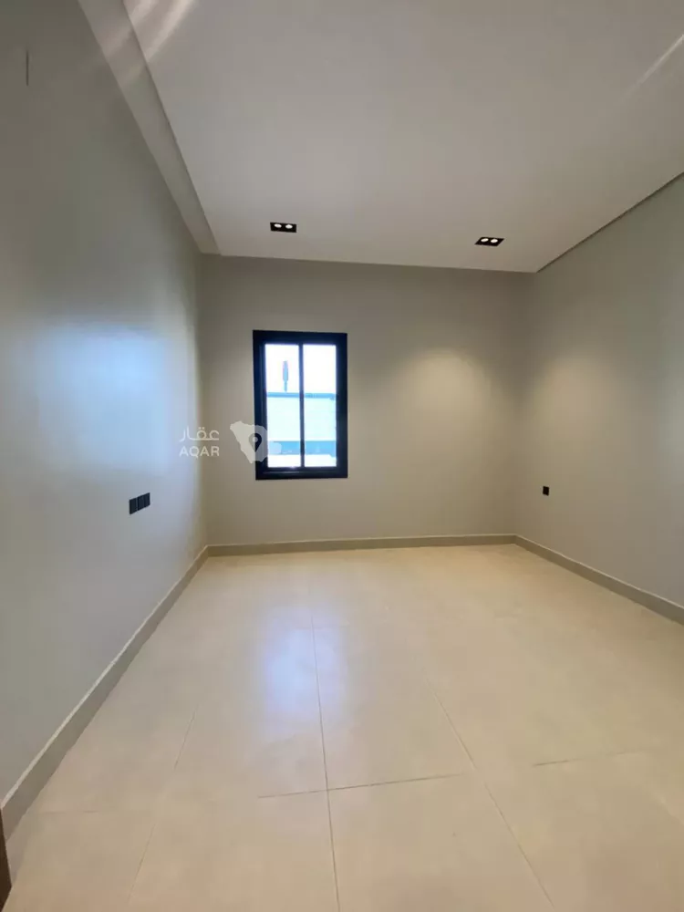Floor for Sale in Riyadh Al Yarmouk 13