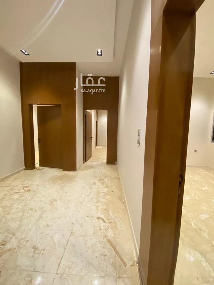 دور للبيع في شارع عبدالله الأنصاري, حي الخليج, مدينة الرياض, منطقة الرياض صورة 4